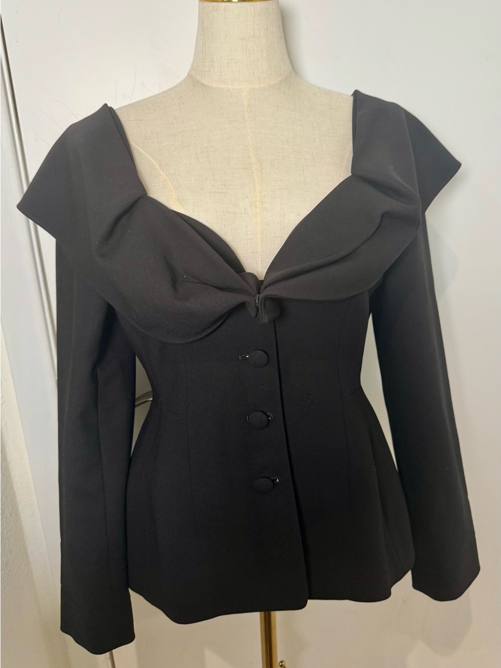 CAROLINE HERRERA Women's Black Sculpted Collar Tailored Blazer. SIZE 8